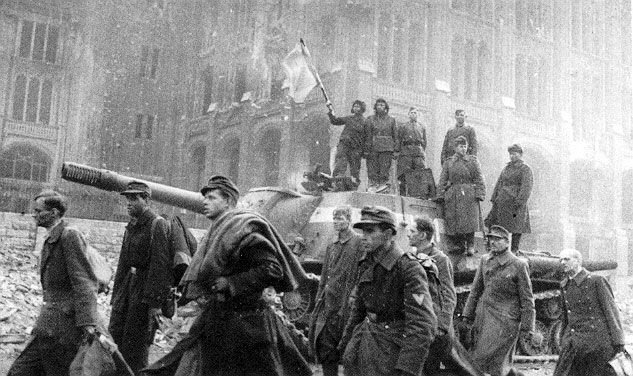 Совјетска војска у Берлину и немачки заробљеници